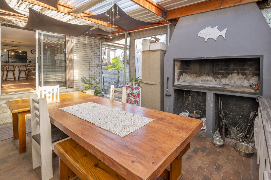 4 Bedroom Property for Sale in Protea Heights Western Cape